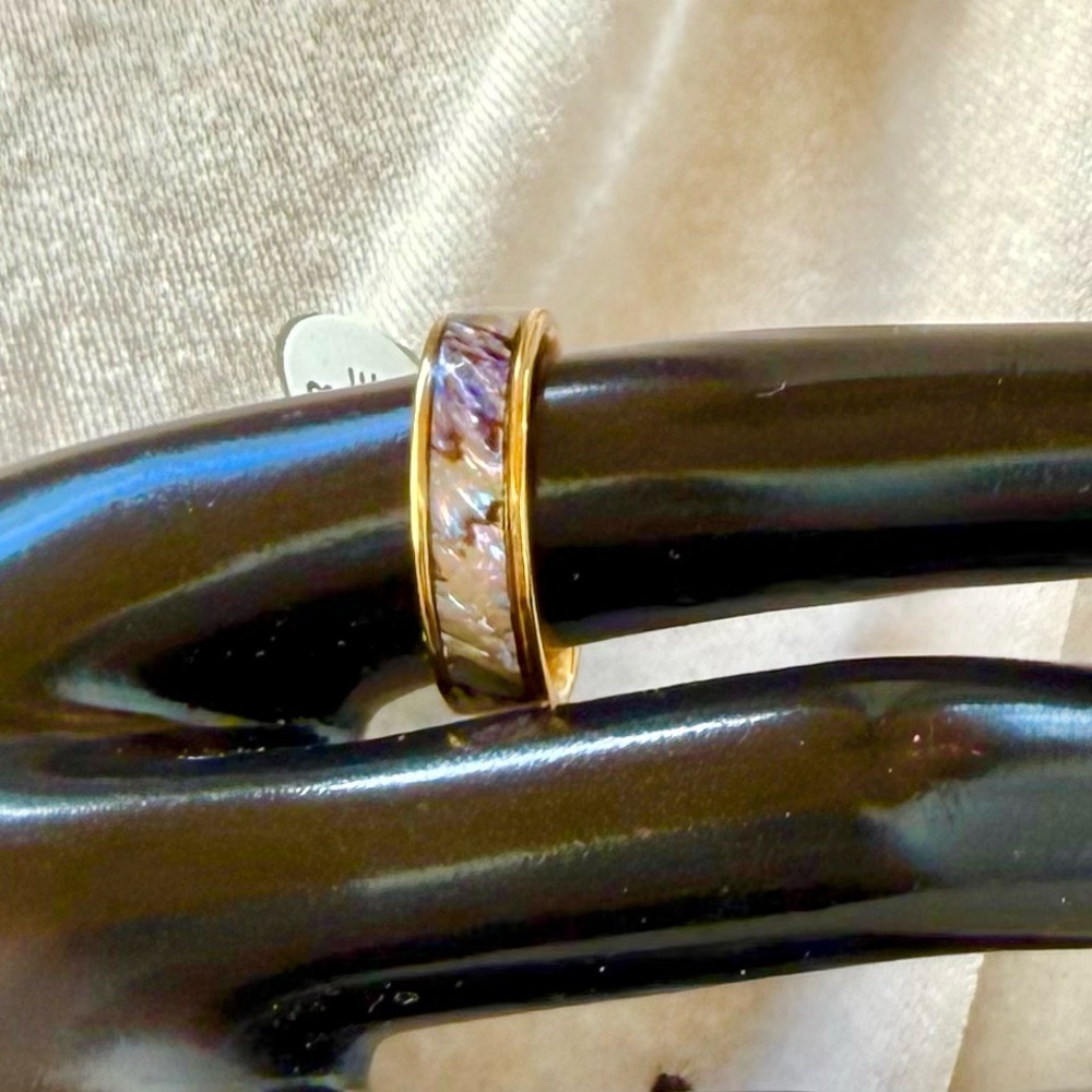 2/$25 Gold Plated Enamel Art Ring Size 8 – Colorful Iridescent Shine - Picture 8 of 8
